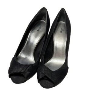 Woman’s open toe heels 10